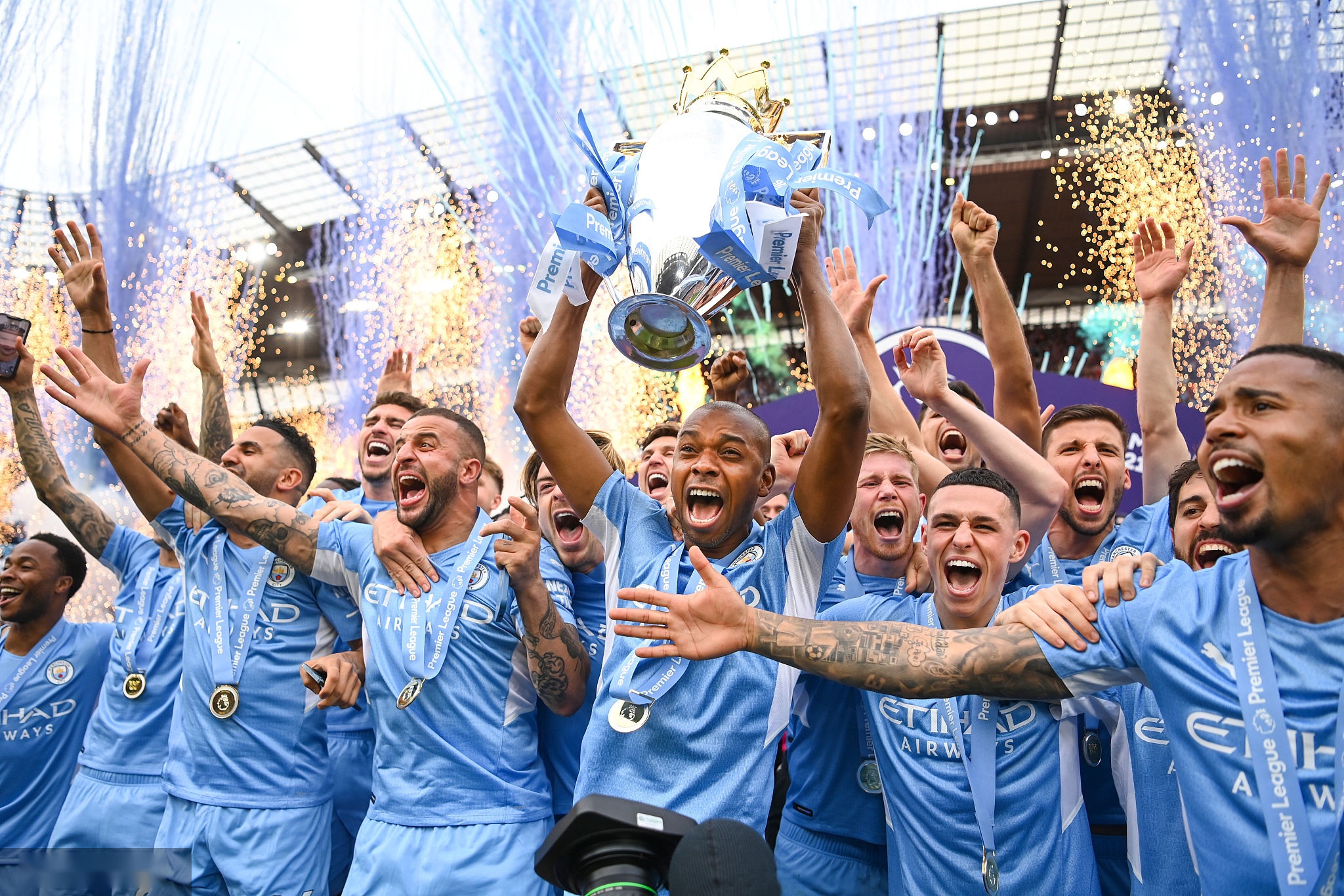 通过类似的 通过类似的